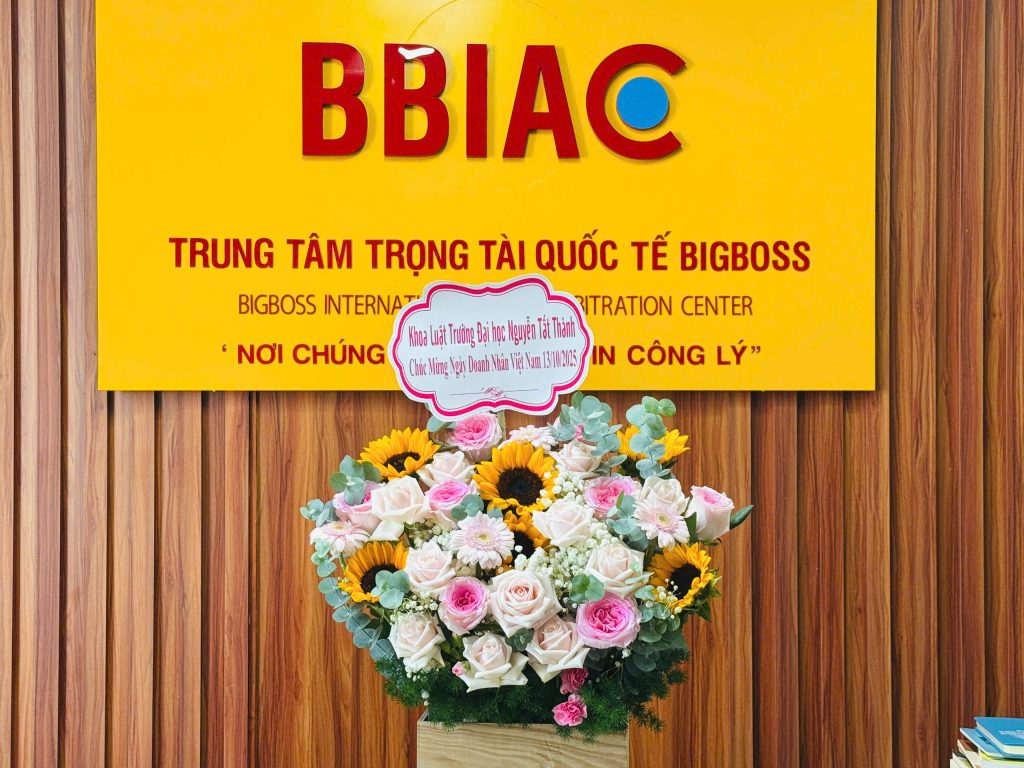 Ảnh 1: BBIAC gửi lời cảm ơn đến Khoa Luật – Trường Đại Học Nguyễn Tất Thành