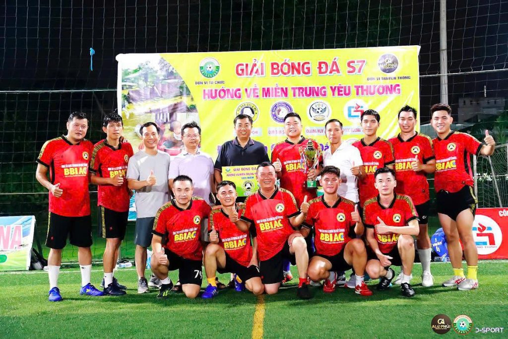 Giai bong da thie nguyen