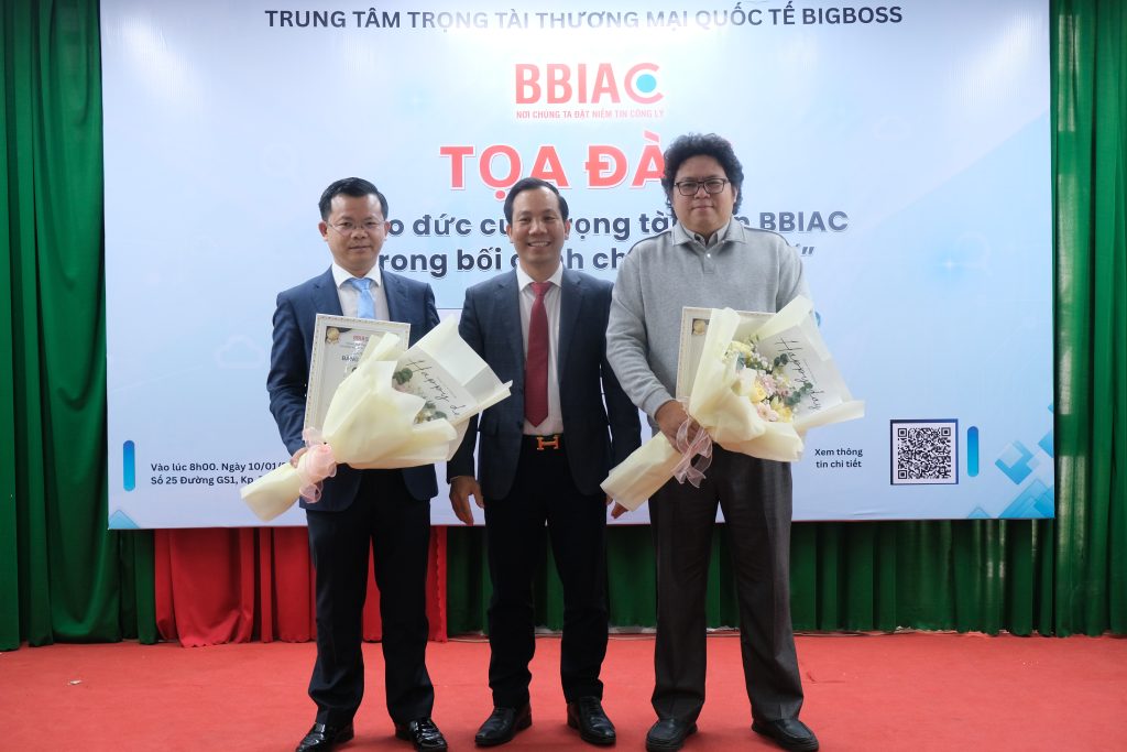 Vinh danh tai buoi Toa Dam BBIAC