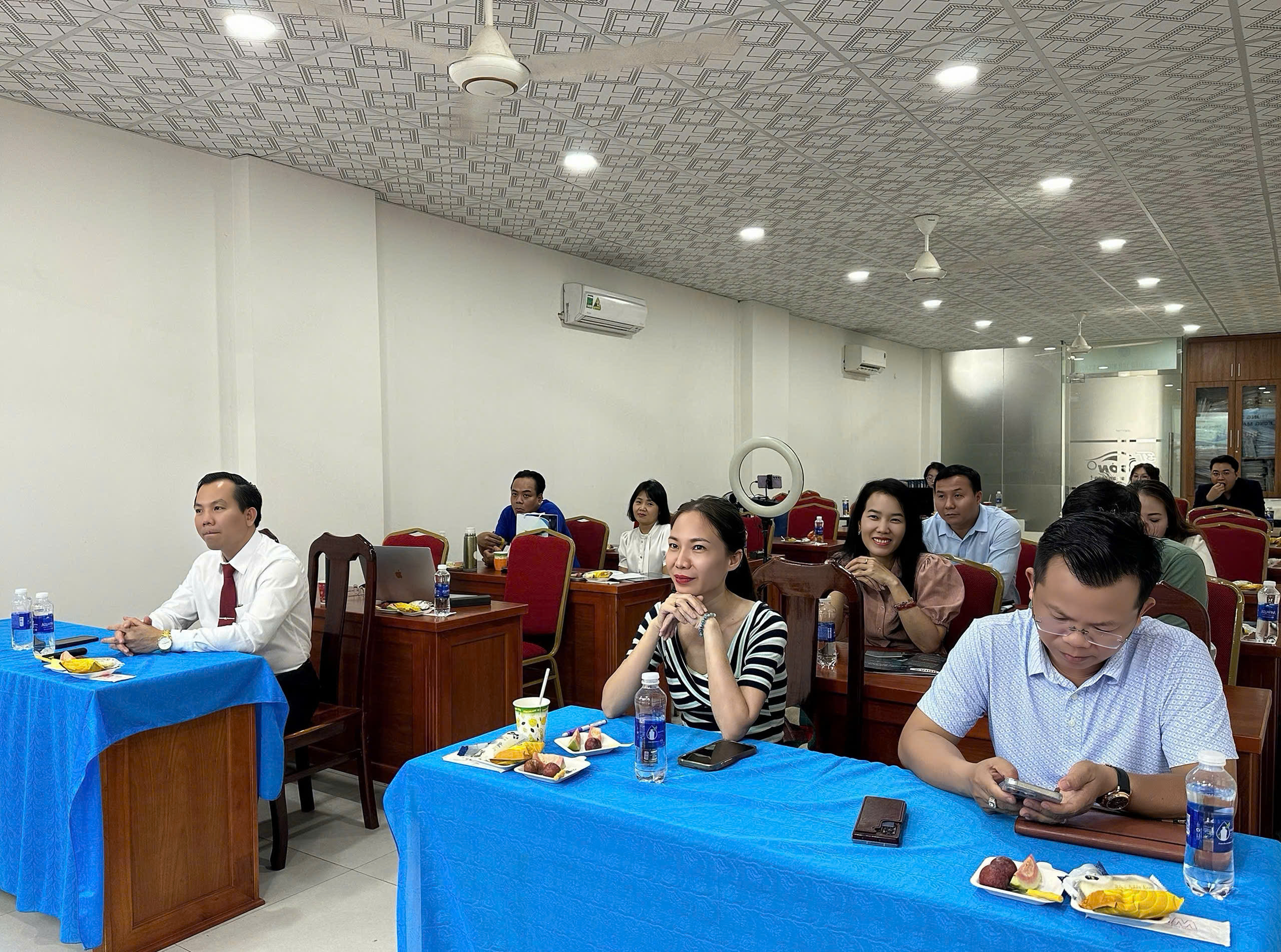 RECAP CAFE DOANH NHÂN LẦN 3: KẾT NỐI – CHIA SẺ – ĐỒNG HÀNH CÙNG DOANH NGHIỆP 7 recap cafe doanh nhan lan 3 ket noi chia se dong hanh cung doanh nghiep 6